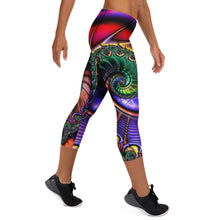 Load image into Gallery viewer, Spiral Shell Capri Leggings